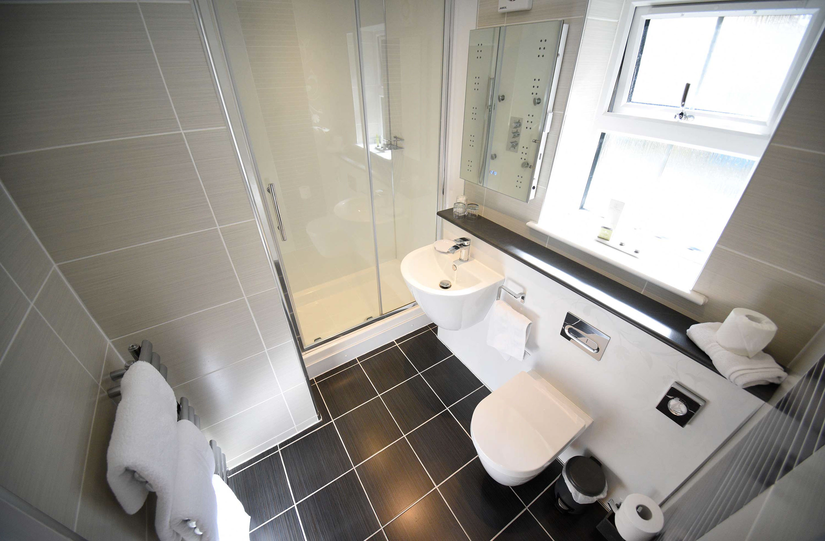 Enjoy Luxury Modern En Suite Bathrooms at Heatherfield House Bed and Breakfast