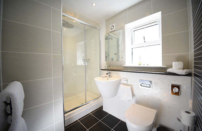 Heatherfield House Bed and Breakfast Accommodation near Portree features Luxury Shower Rooms