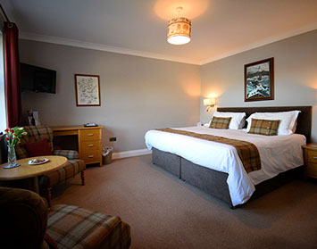 Spacious King Size Double Bedrooms with En Suite Shower Rooms and WIFI Internet Access at Heatherfield House