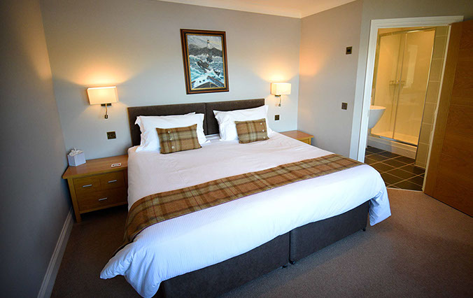 King Size En Suite Double Bedrooms at Heatherfield House Bed and Breakfast in Portree