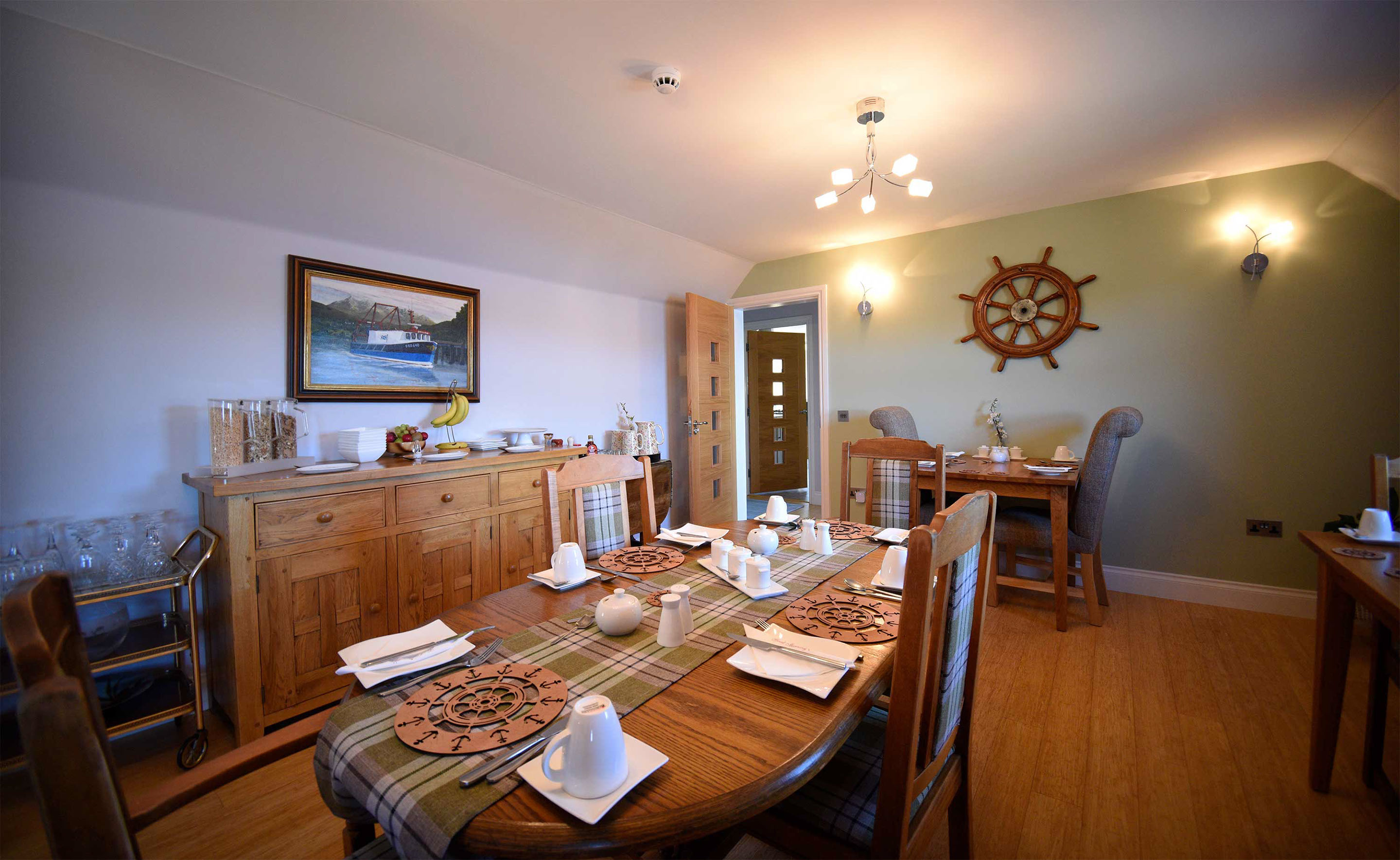Heatherfield House Bed and Breakfast contains a spacious dining room where your inclusive cooked breakfast is served with sea views