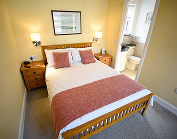 Heatherfield House Self Catering Accomodation contains a King Size Double Bedroom with En Suite Shower room